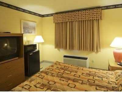 Hotel At The Bay Garibaldi